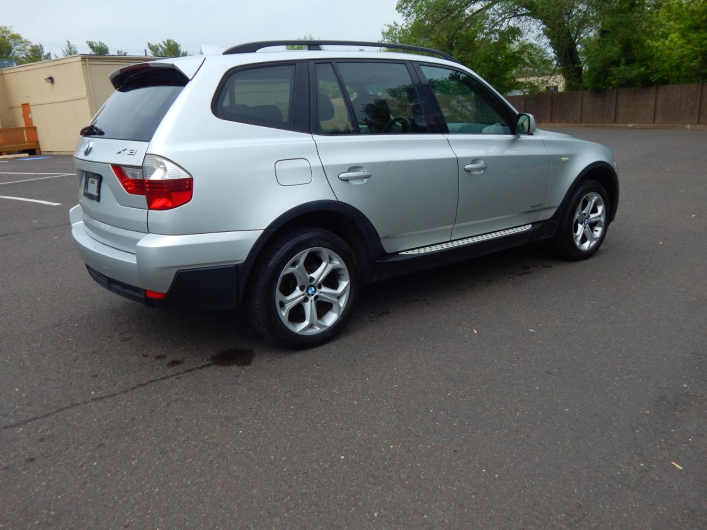 2009 Silver /Black Leather BMW X3 (WBXPC93499W) with an 3.0L 6 Cylinder engine, Automatic transmission, located at 6528 Lower York Road, New Hope, PA, 18938, (215) 862-9555, 40.358707, -74.977882 - Here we have a 2009 BMW X3 with a 3.0L 6 cylinder putting power to all four wheels via an automatic transmission. Options include: black leather, keyless entry, tilt steering wheel, cruise control, dual power seats, power windows/locks/mirrors, AM/FM/CD radio, 18 inch alloy wheels, power moonroof, r - Photo#4